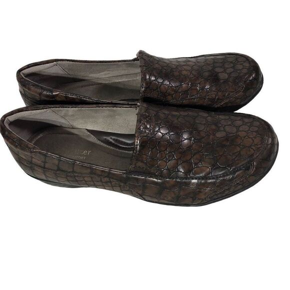 Naturalizer Women's Crocodile Print Slip on Loafers Size 9W - Picture 1 of 11